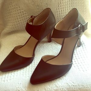 6 1/2 Kelly and Katie 2 1/2 inch leather pumps